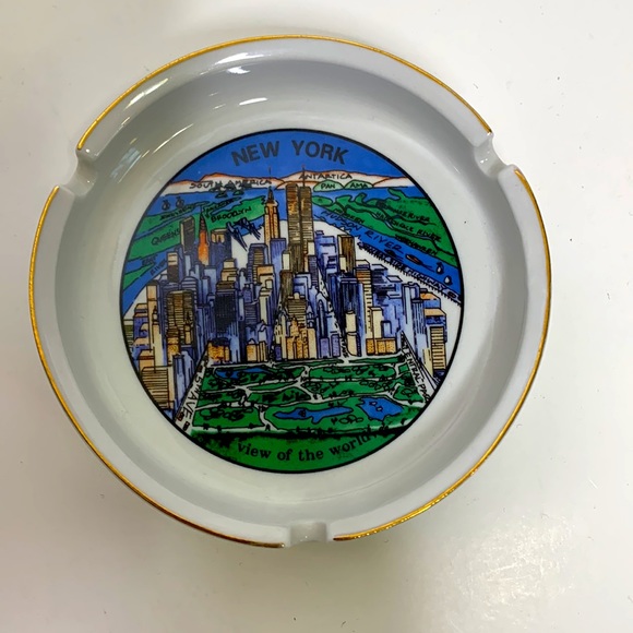 Ashtray | White NEW YORK View Of The World Glass State Memorabilia Smoking Tray - Picture 6 of 7